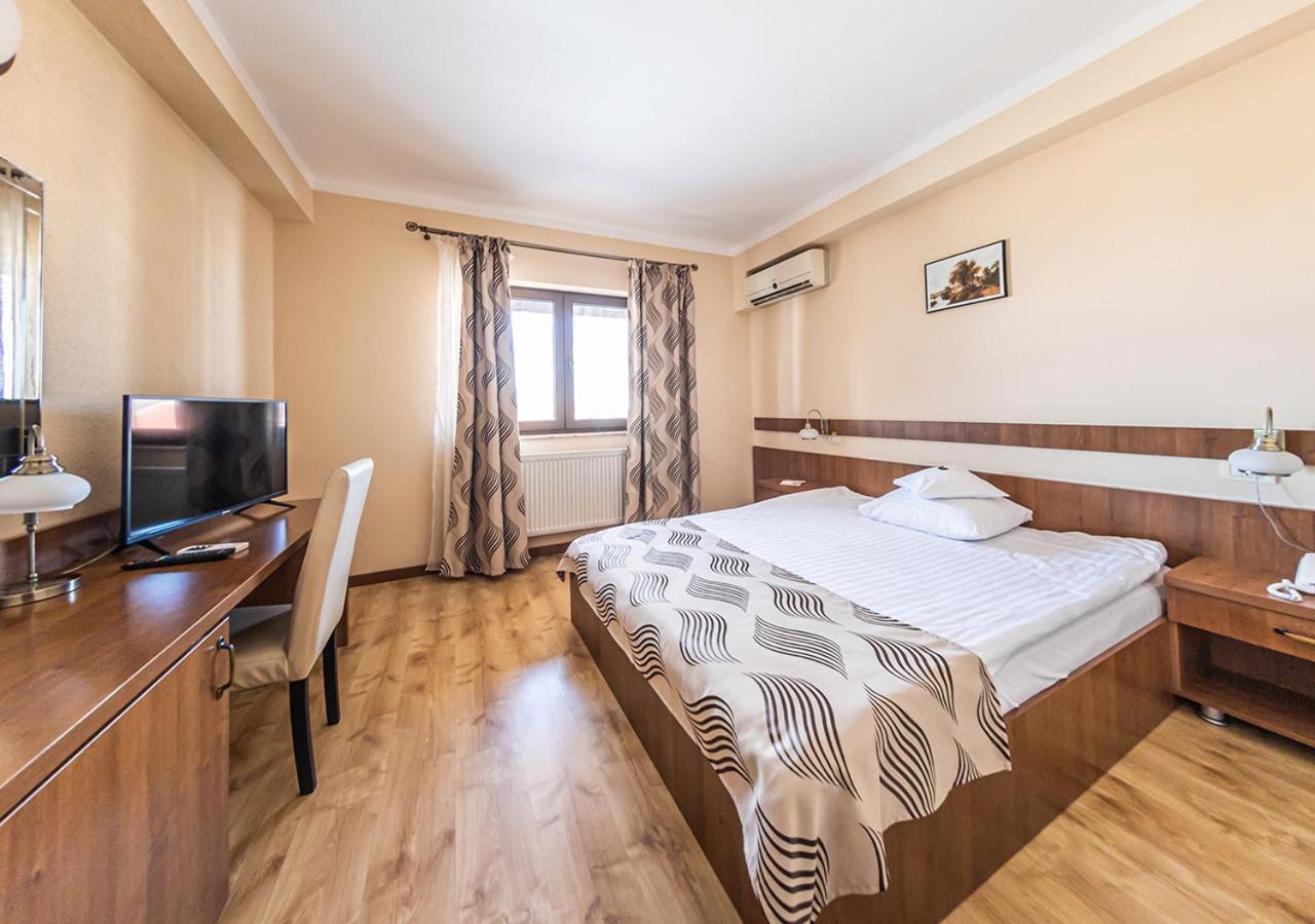 Hotel Crisana Arad Exterior photo
