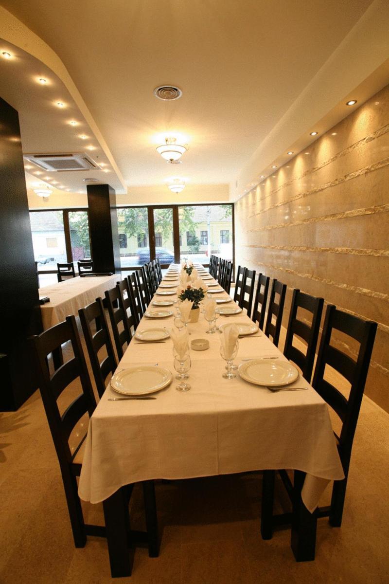 Hotel Crisana Arad Exterior photo