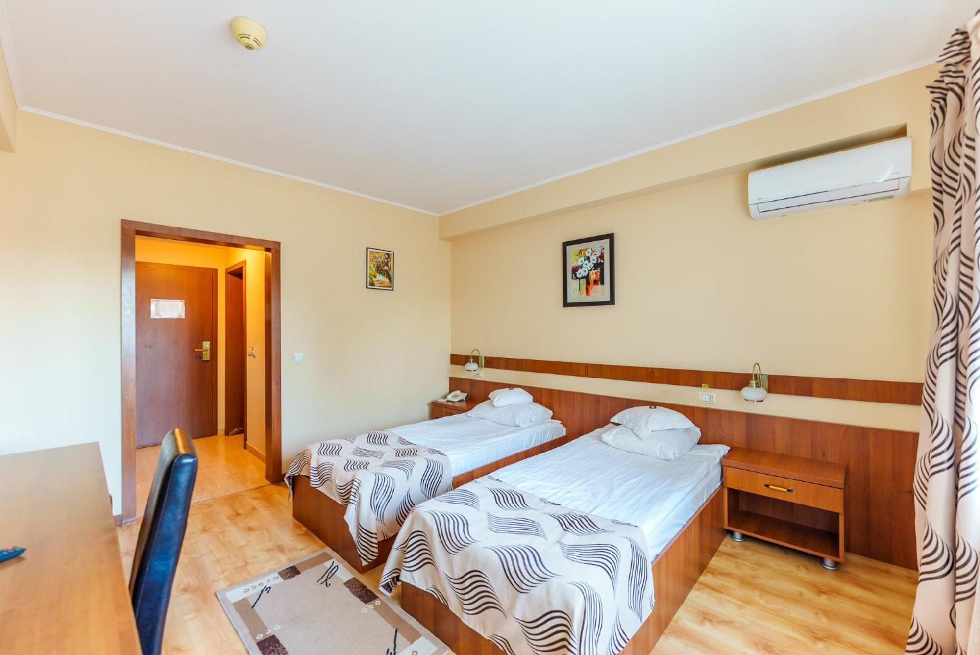 Hotel Crisana Arad Exterior photo