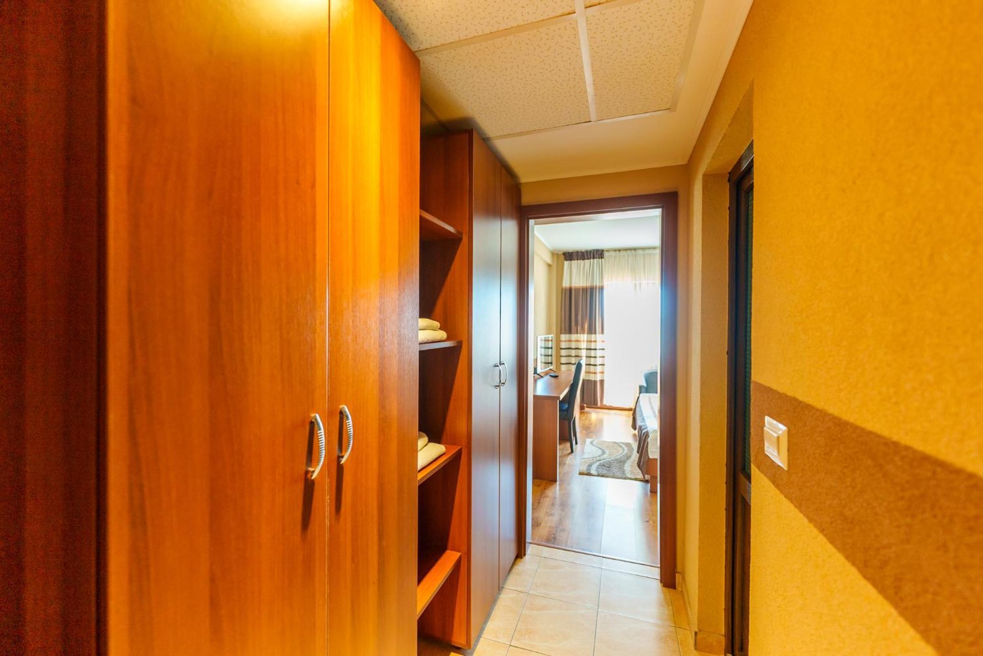 Hotel Crisana Arad Exterior photo