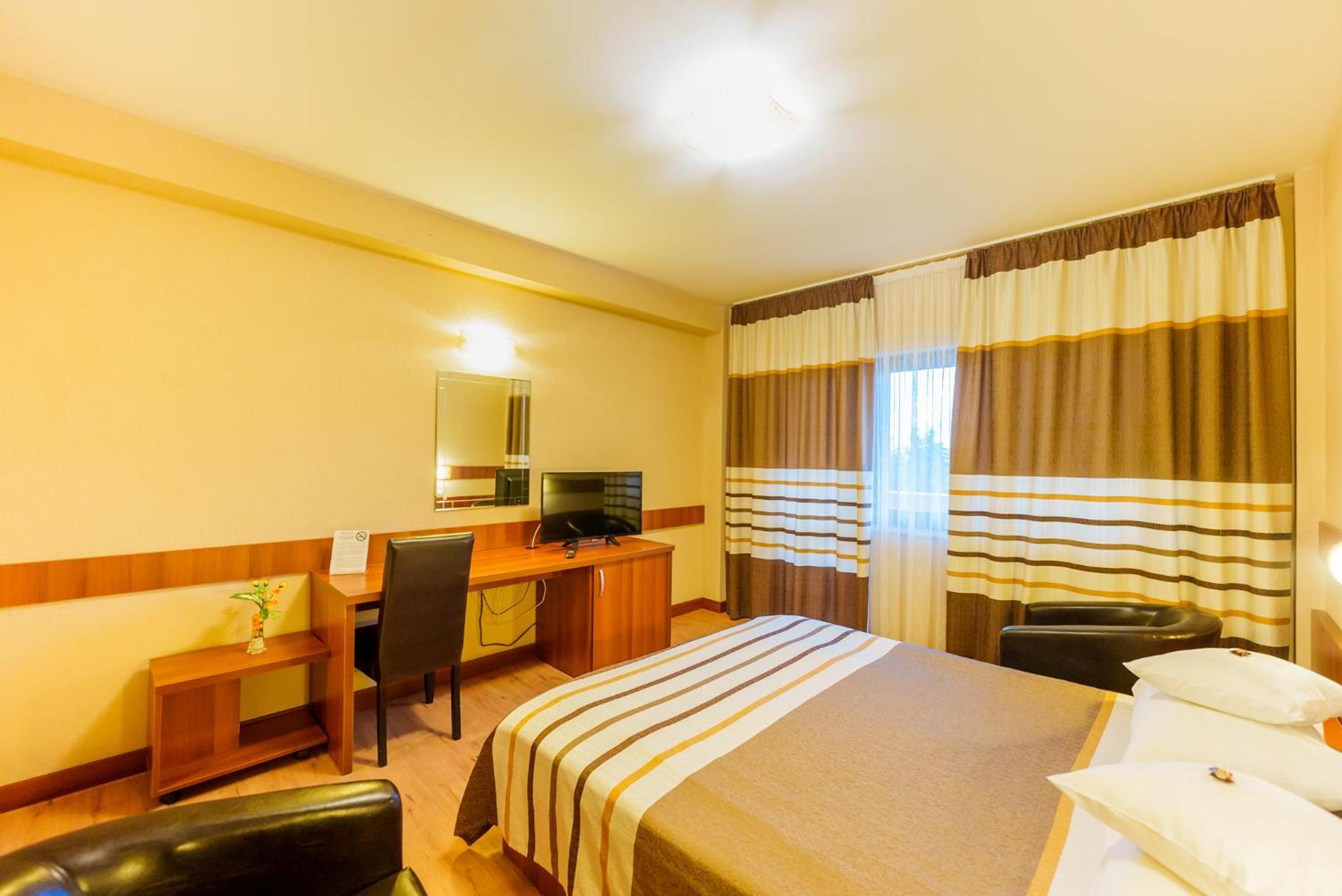 Hotel Crisana Arad Exterior photo
