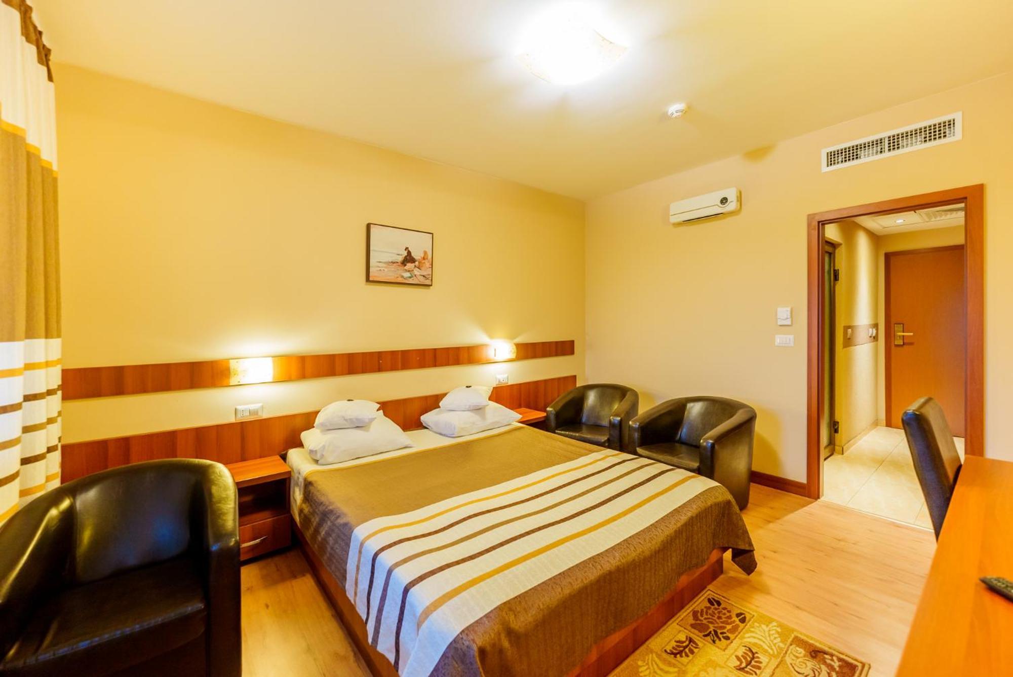 Hotel Crisana Arad Exterior photo
